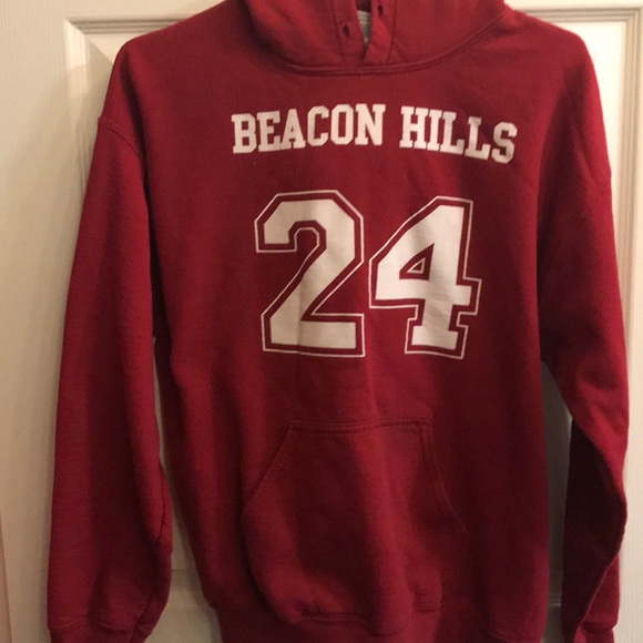 ⭐️ Teen Wolf Stiles Stilinski 24 sweater 2/30$ - Picture 1 of 2